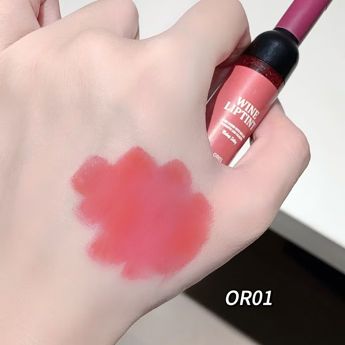 Wein-Lippenstift-Creme